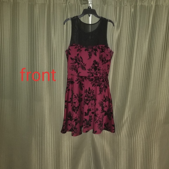 Dress - Picture 3 of 4